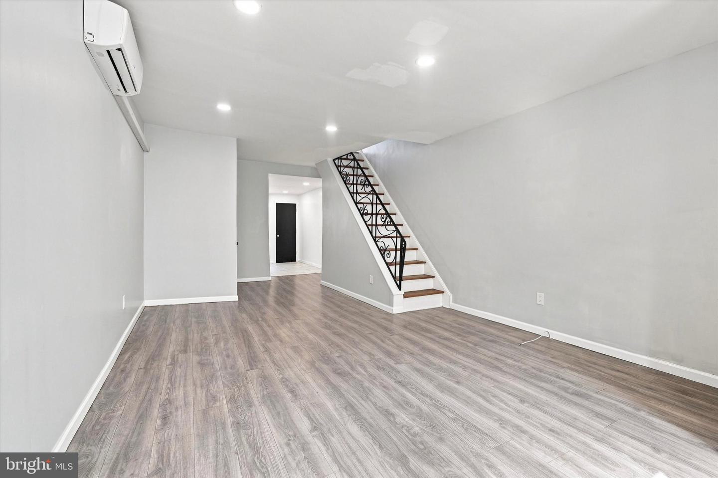 345 Winton St Property Photo 3