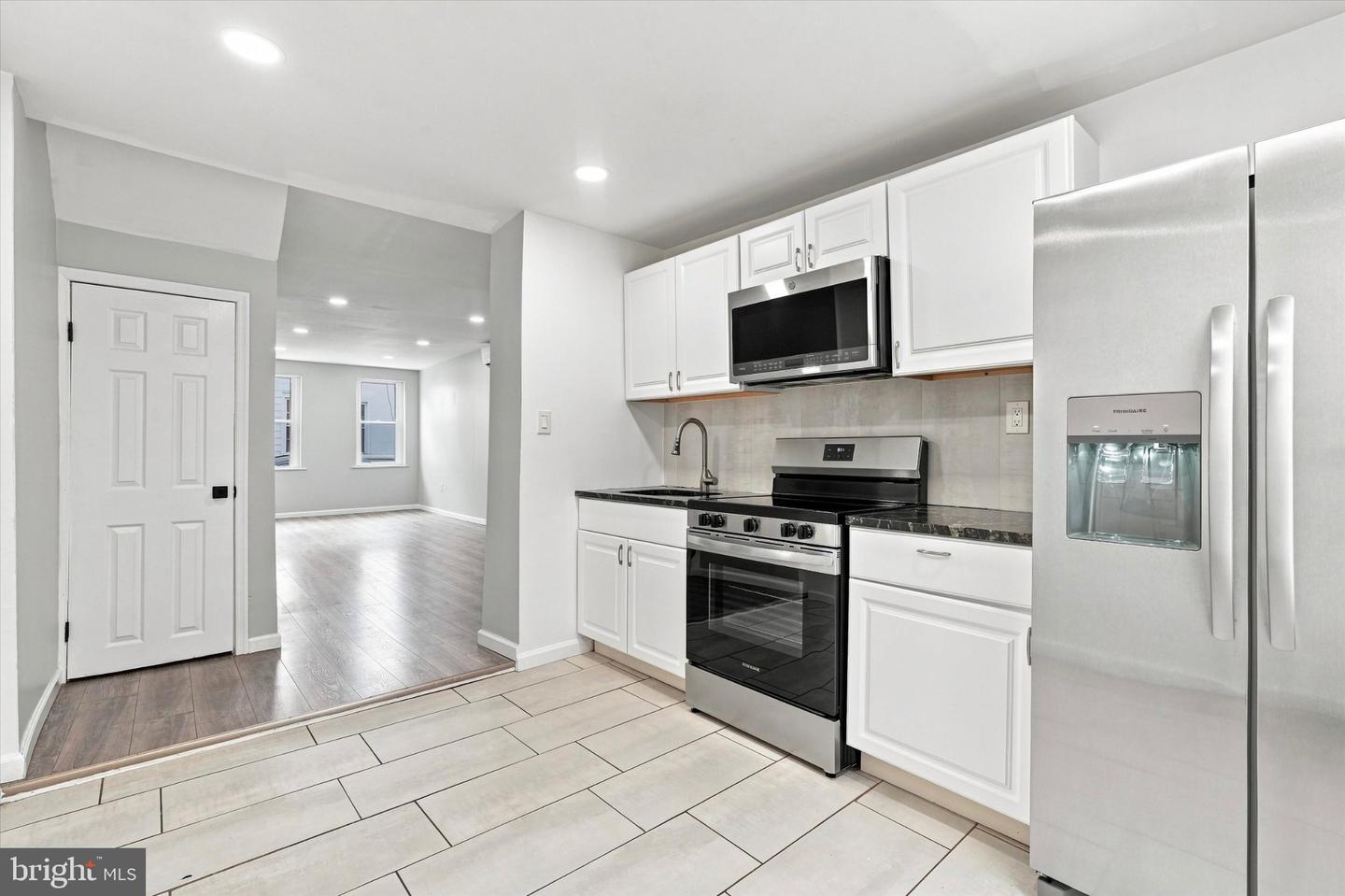 345 Winton St Property Photo 10