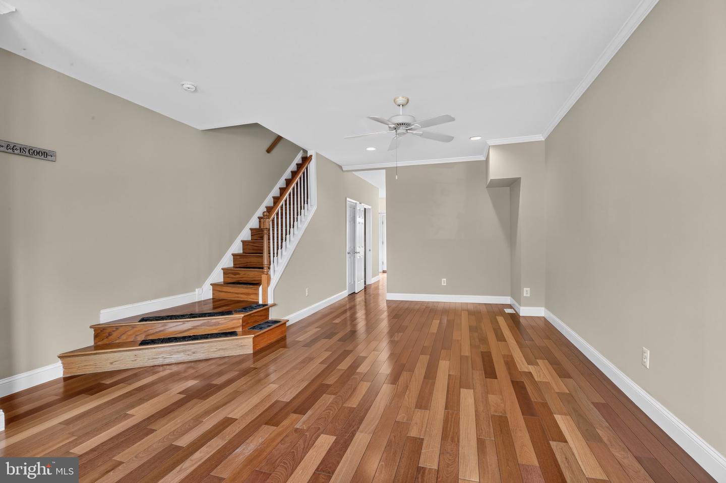 2813 OGDEN ST Property Photo 1