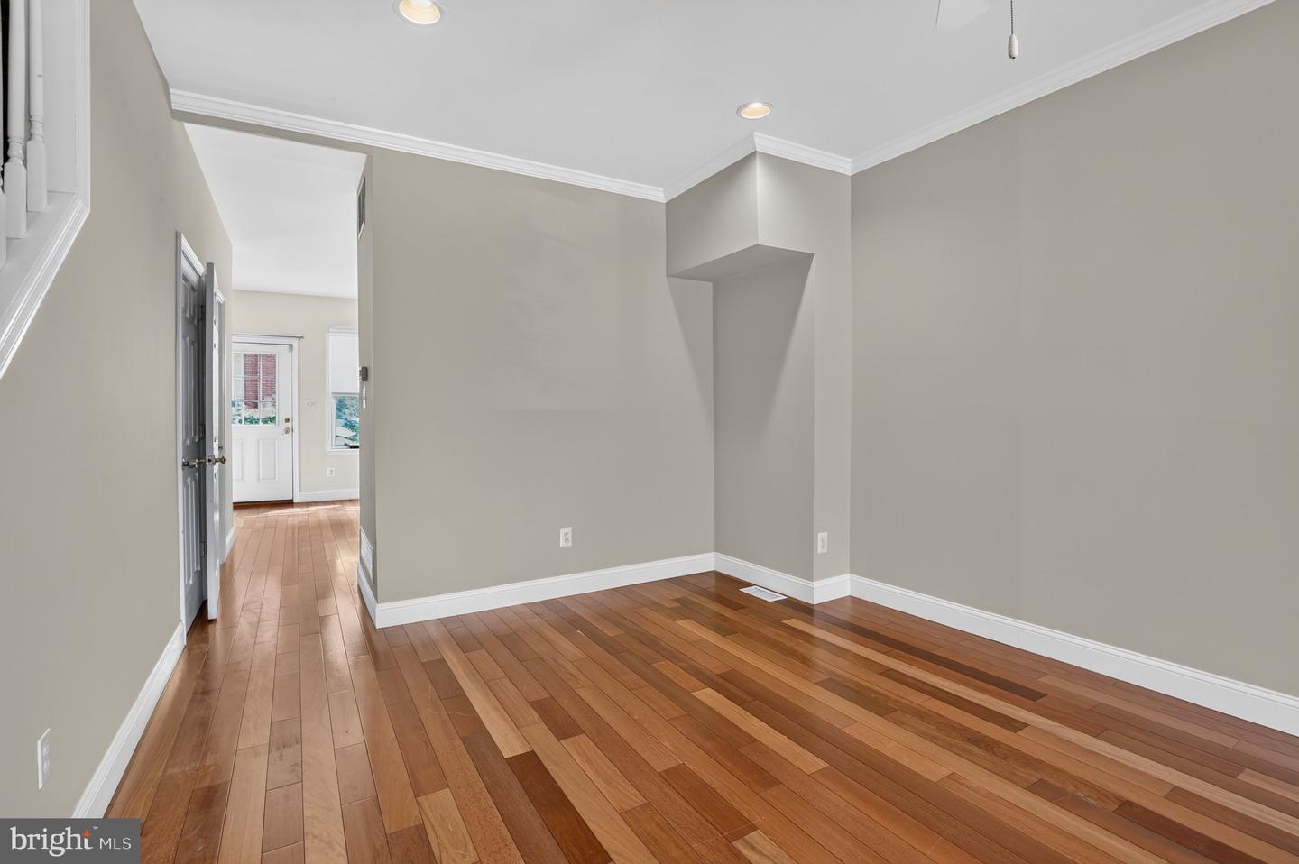 2813 Ogden St Property Photo 5