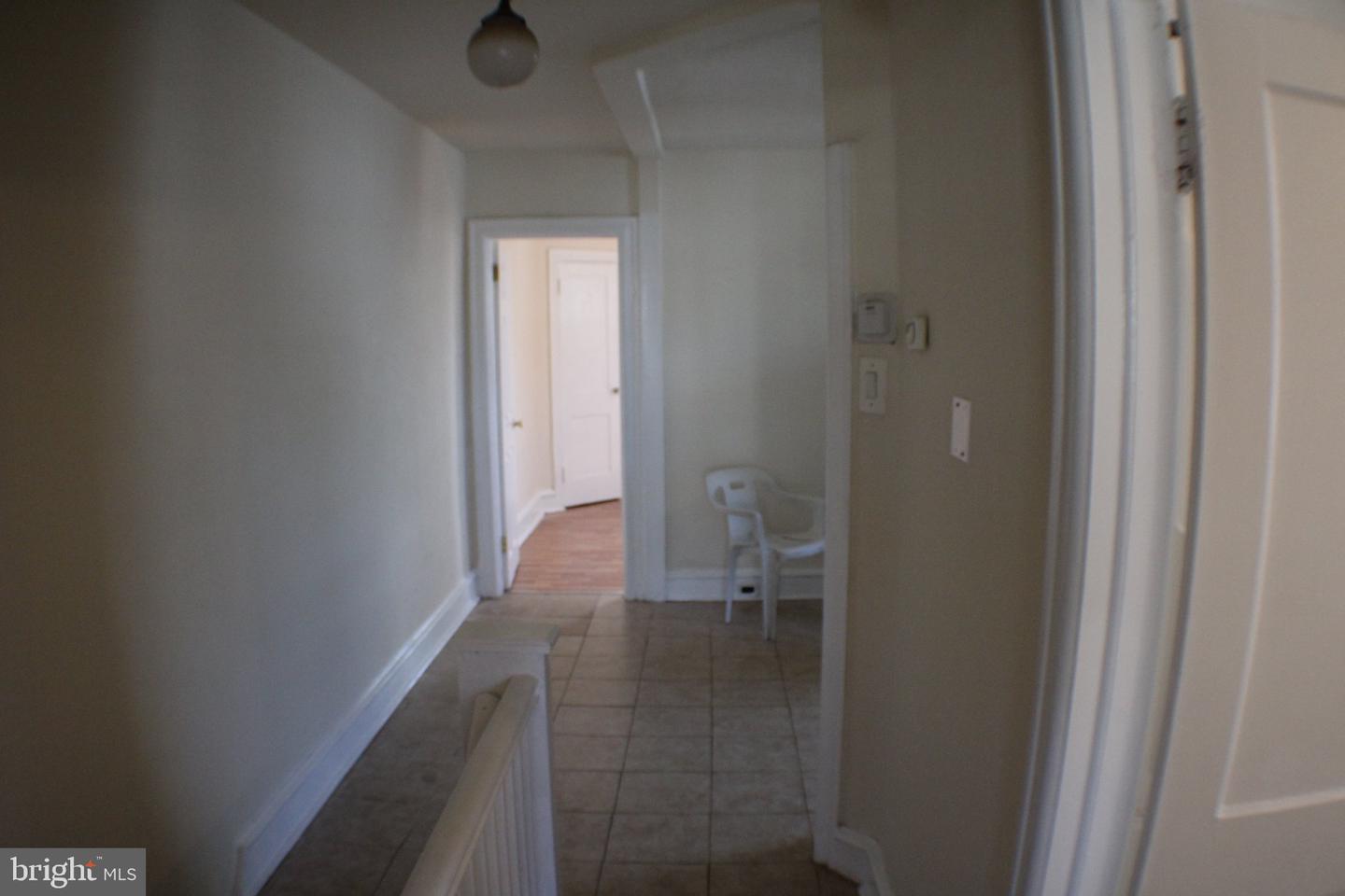 446 Roselyn St Property Photo 13
