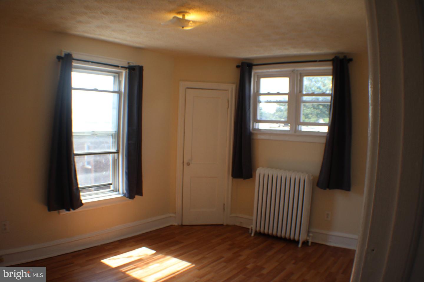 446 Roselyn St Property Photo 14