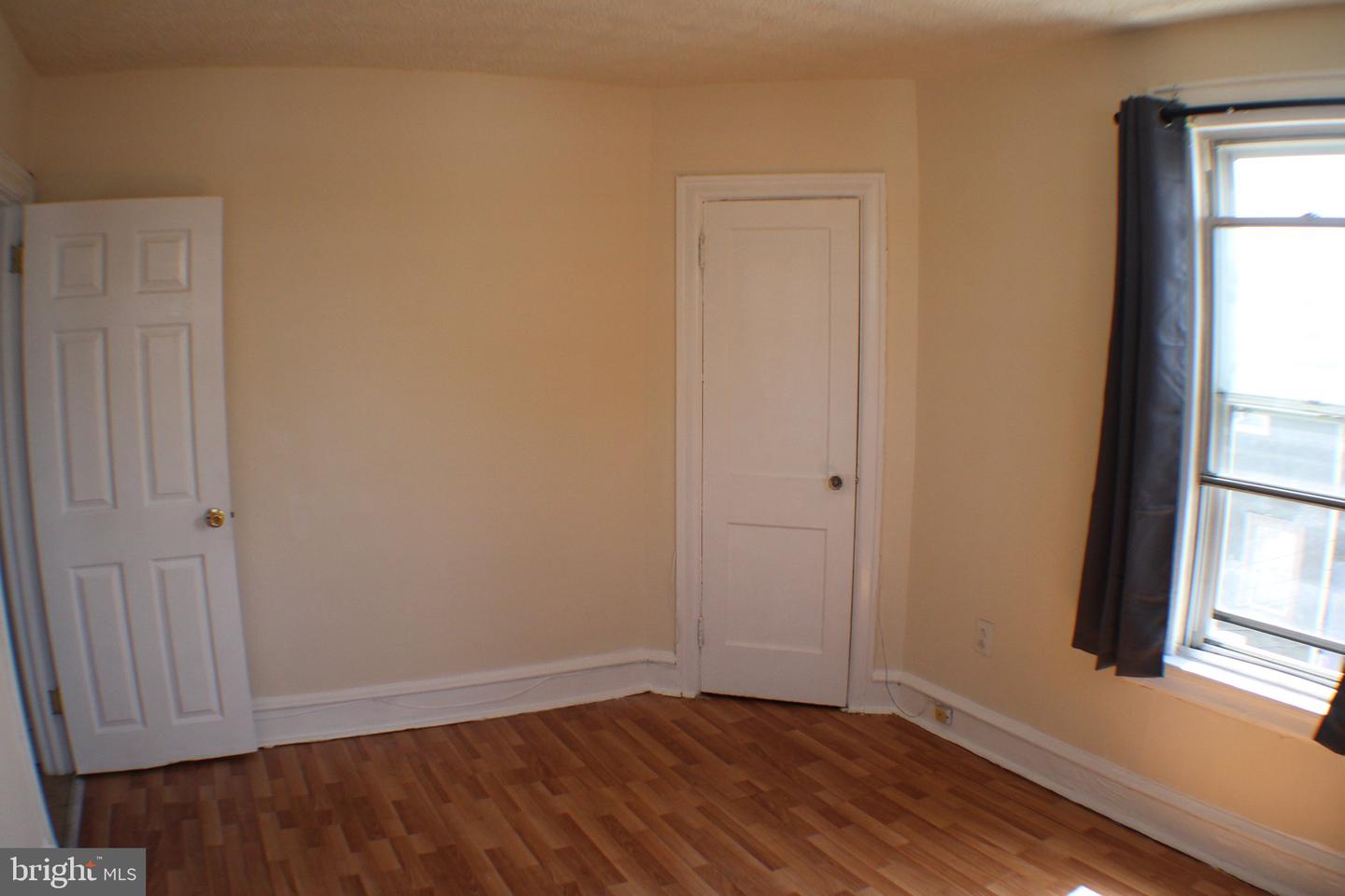 446 Roselyn St Property Photo 15
