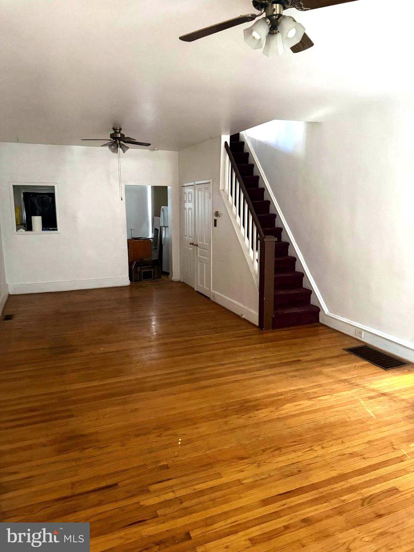756 N Ringgold St Property Photo 3