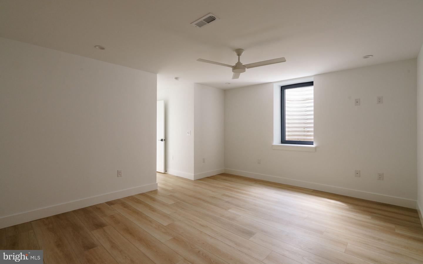 620 W Kingsley St Property Photo 53