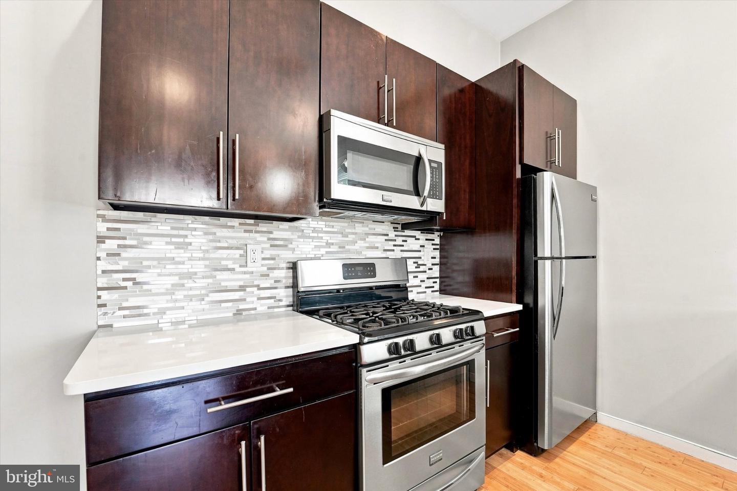 655-59 N 16th St #1 Property Photo 4