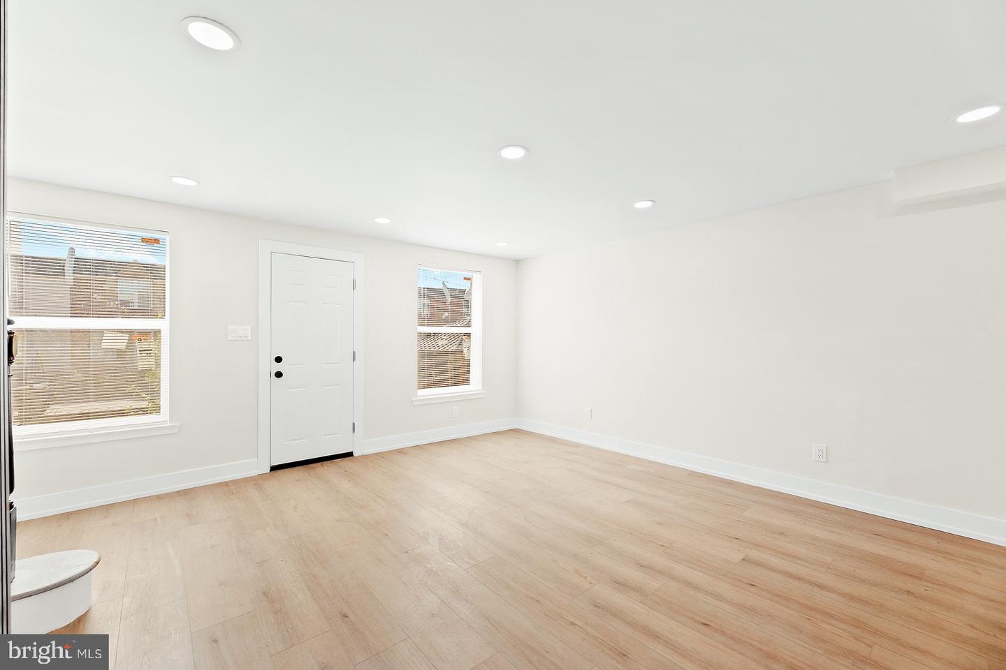 613 Anchor Property Photo 6