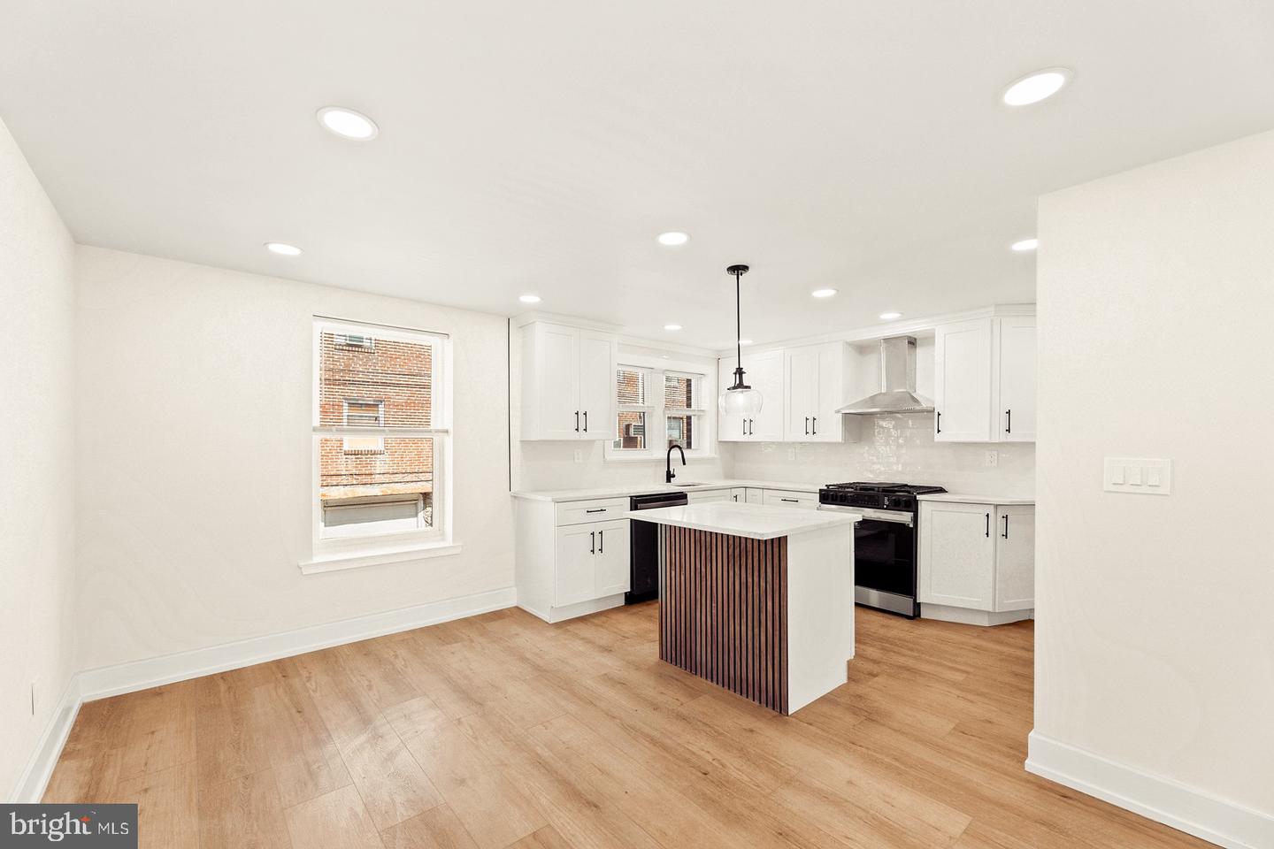 613 Anchor Property Photo 11