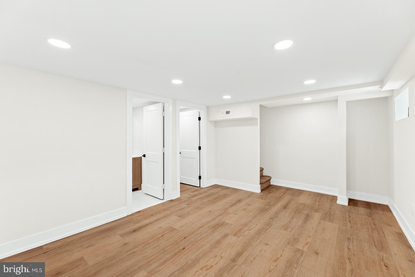 613 Anchor Property Photo 25