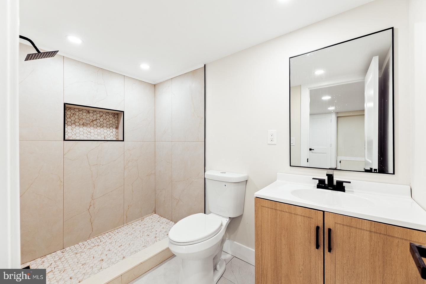 613 Anchor Property Photo 26