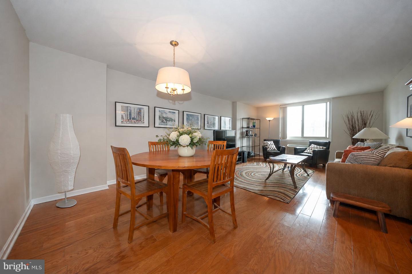 1919 Chestnut St #2209 Property Photo 1