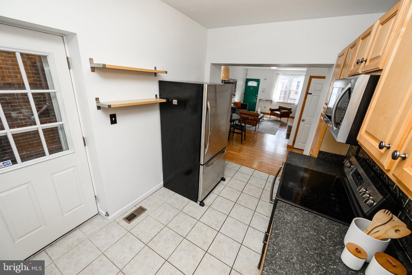 2324 Sepviva St Property Photo 8