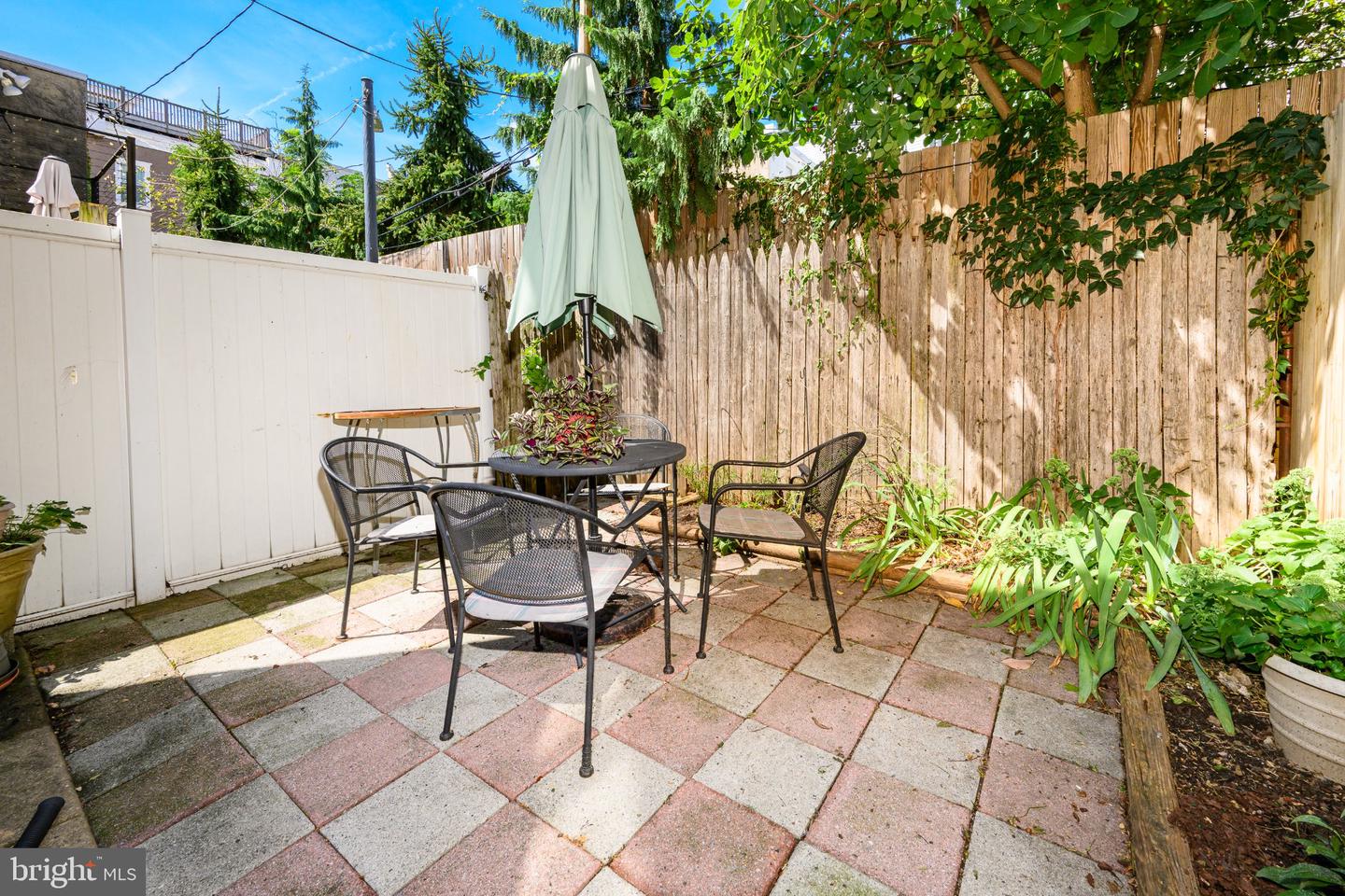 2324 Sepviva St Property Photo 9
