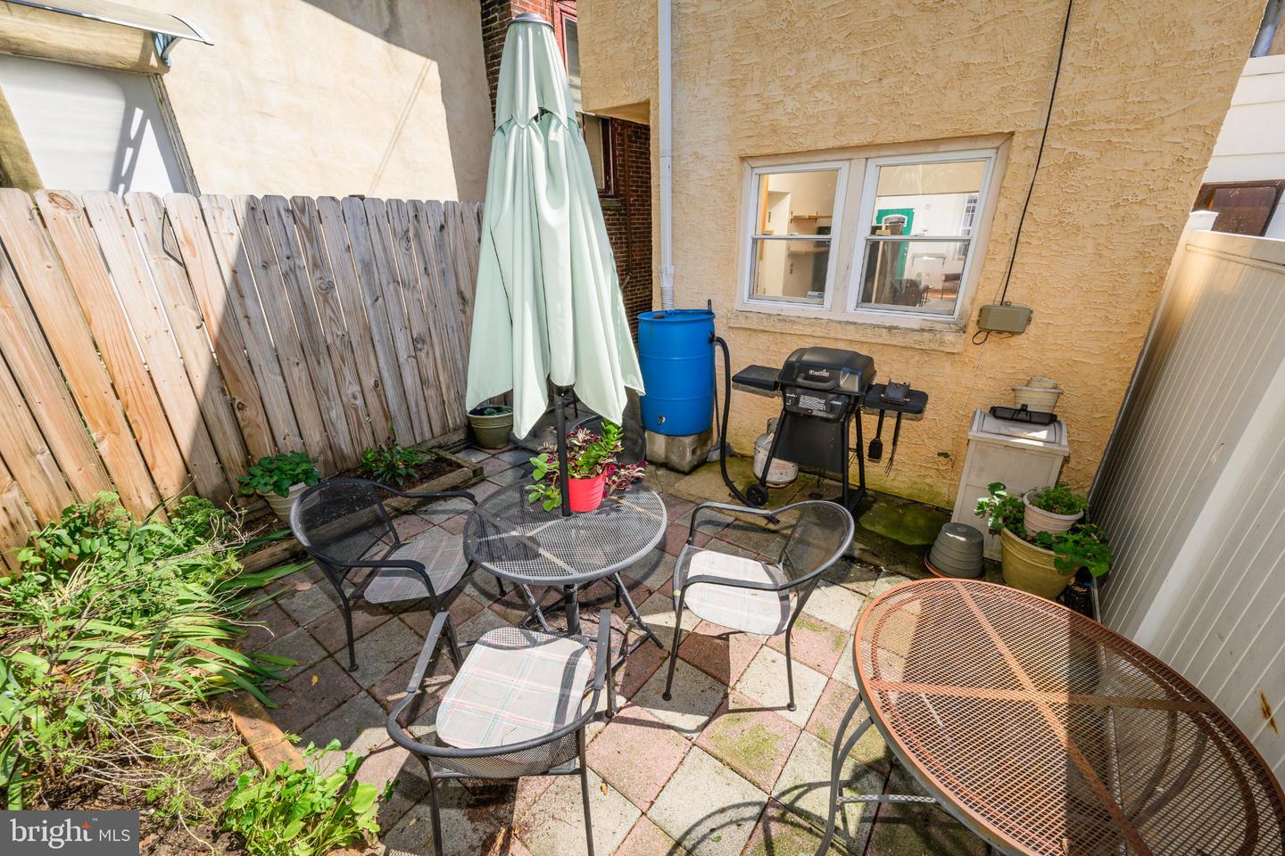 2324 Sepviva St Property Photo 10