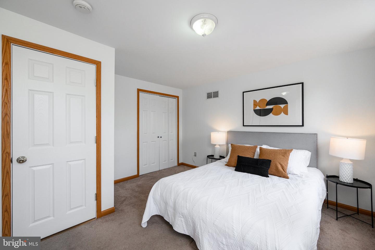2324 Sepviva St Property Photo 14