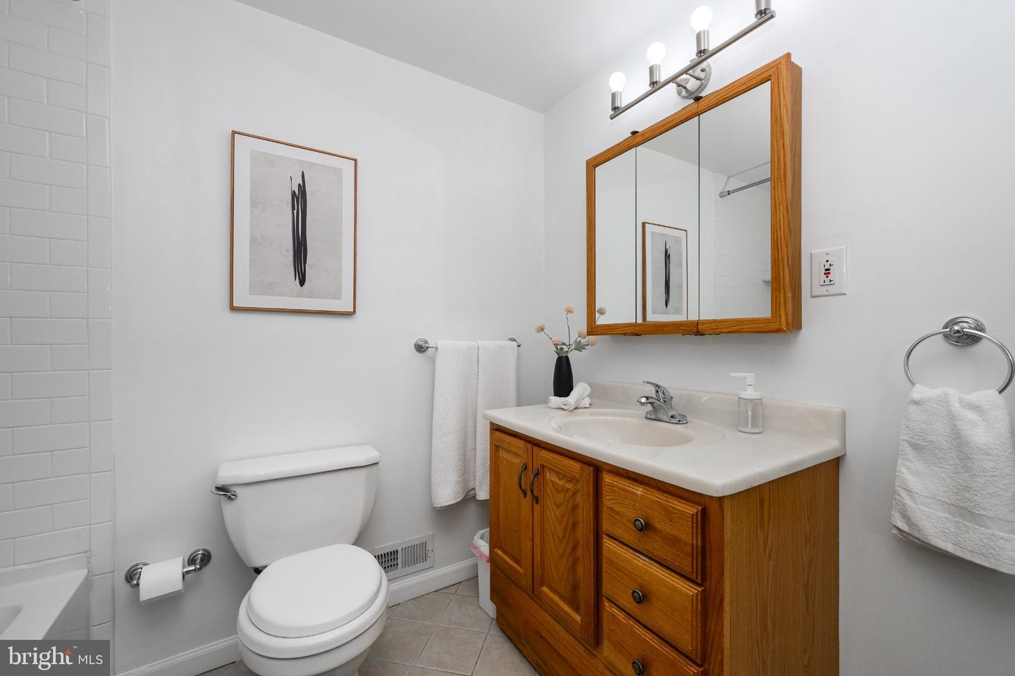 2324 Sepviva St Property Photo 18