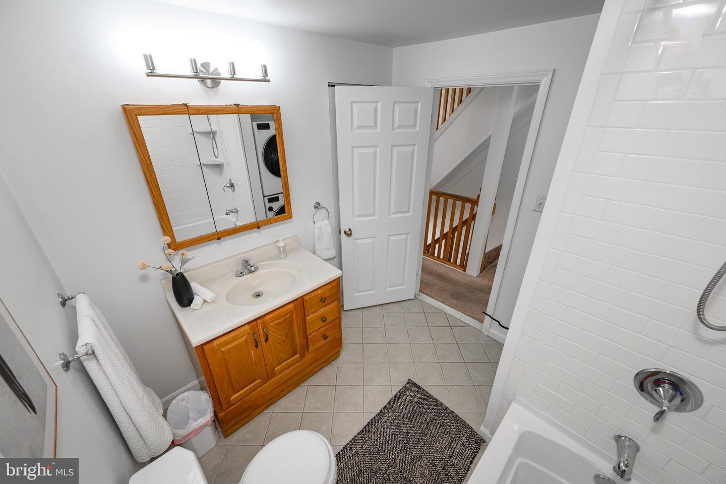 2324 Sepviva St Property Photo 20