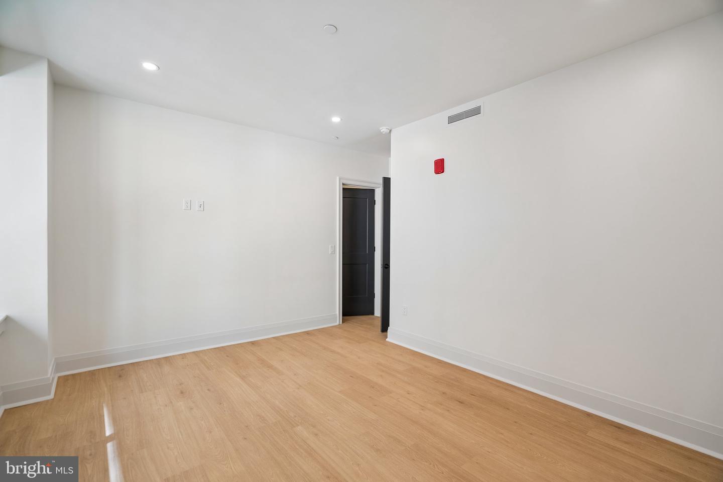 135 S 19th St #201 Property Photo 19