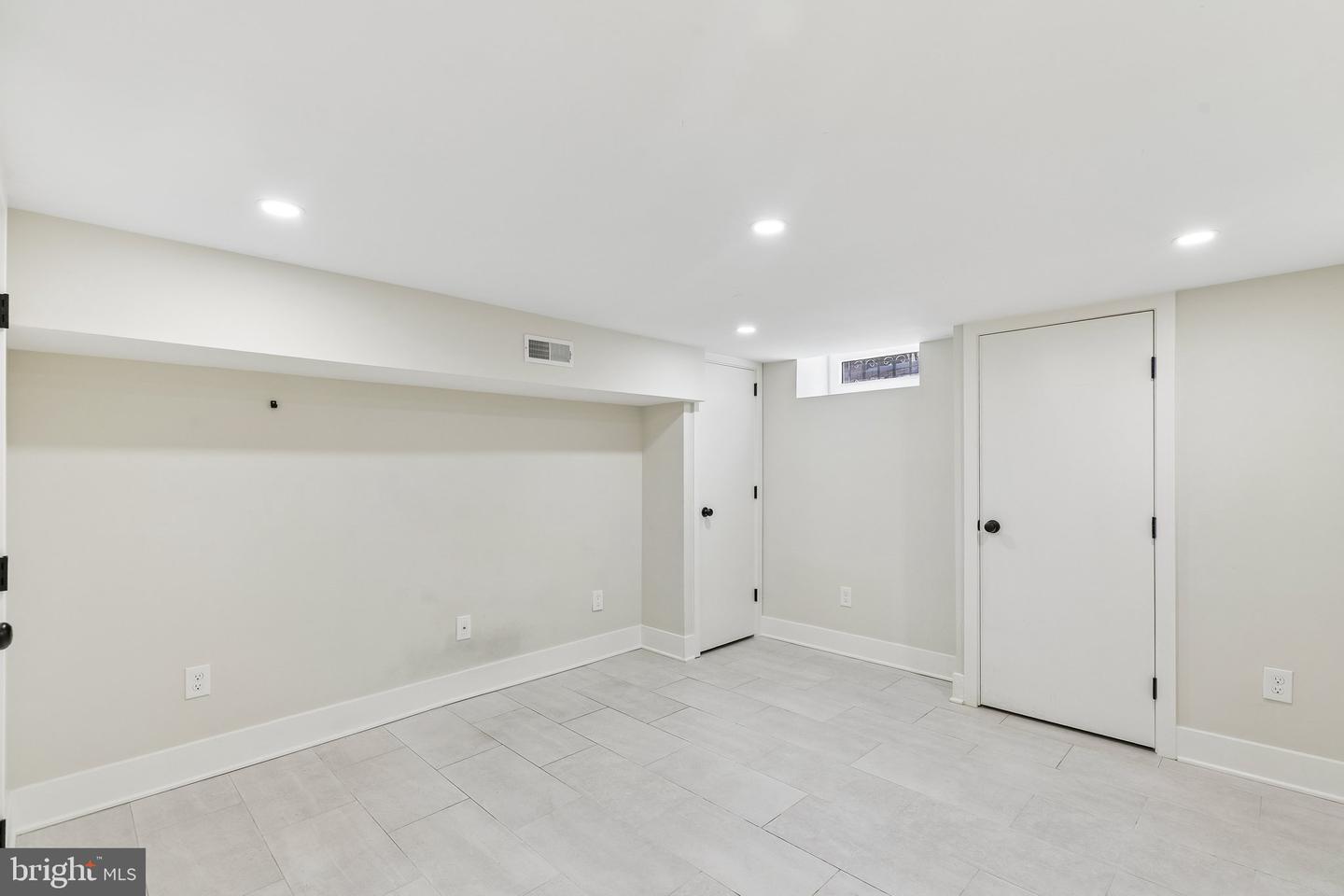 219 Daly St Property Photo 26