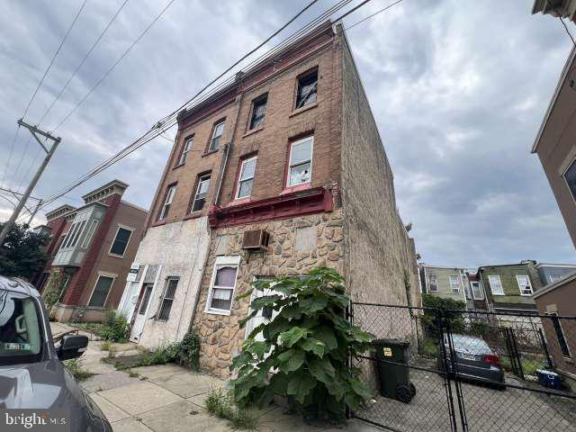 1912 N 31st St Property Photo 1