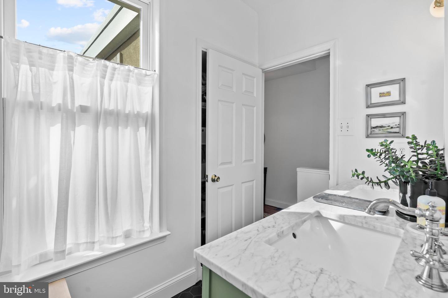 822 N Lecount St Property Photo 23