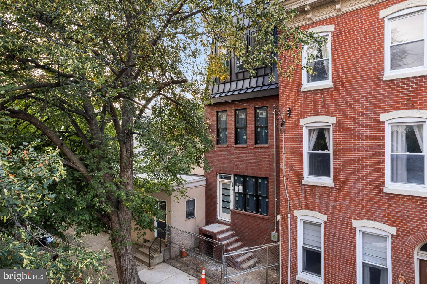 1915 Fitzwater St Property Photo 1