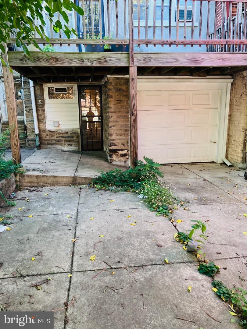 366 Sharpnack St Property Photo 18