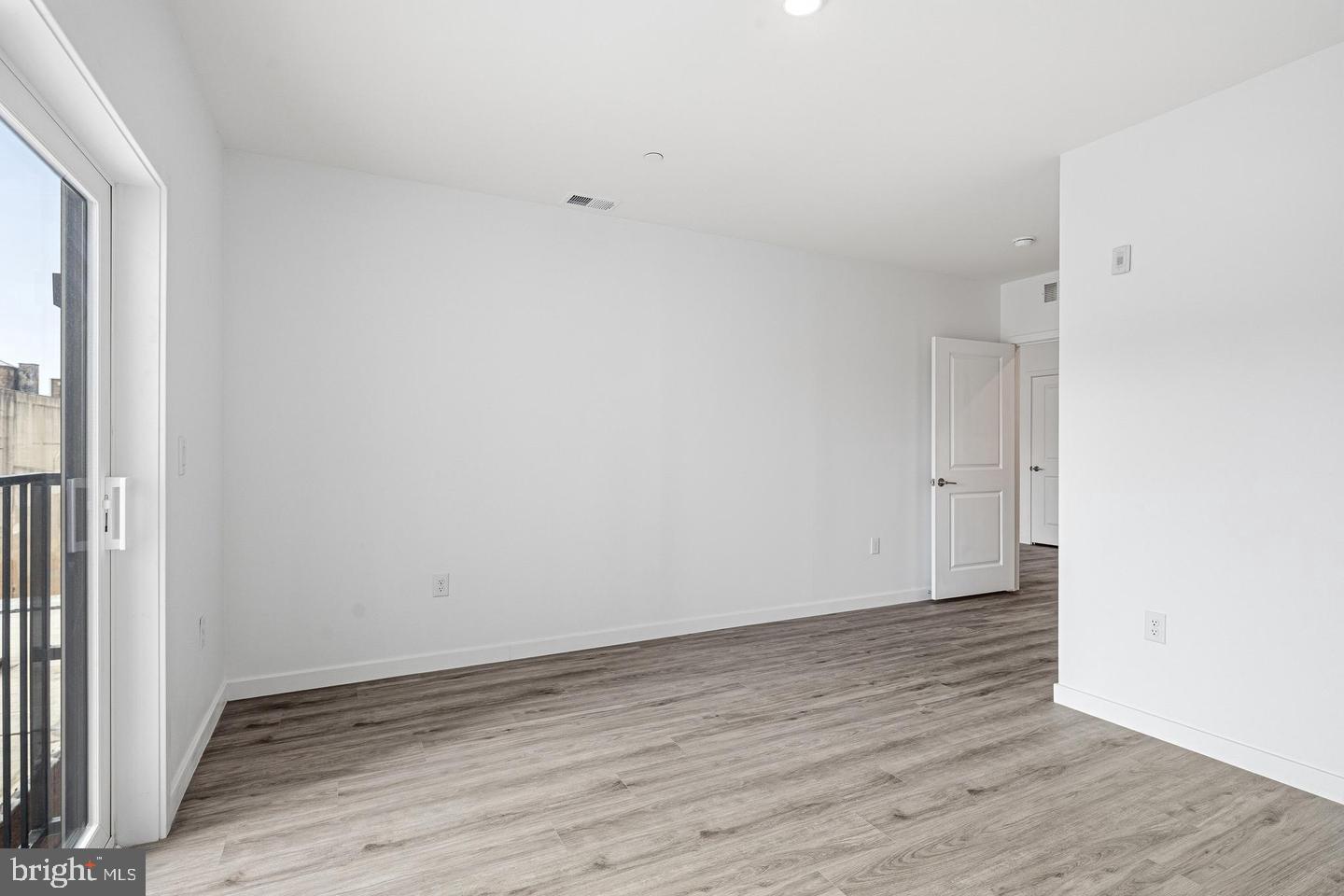 915 N Broad St #305 Property Photo 11