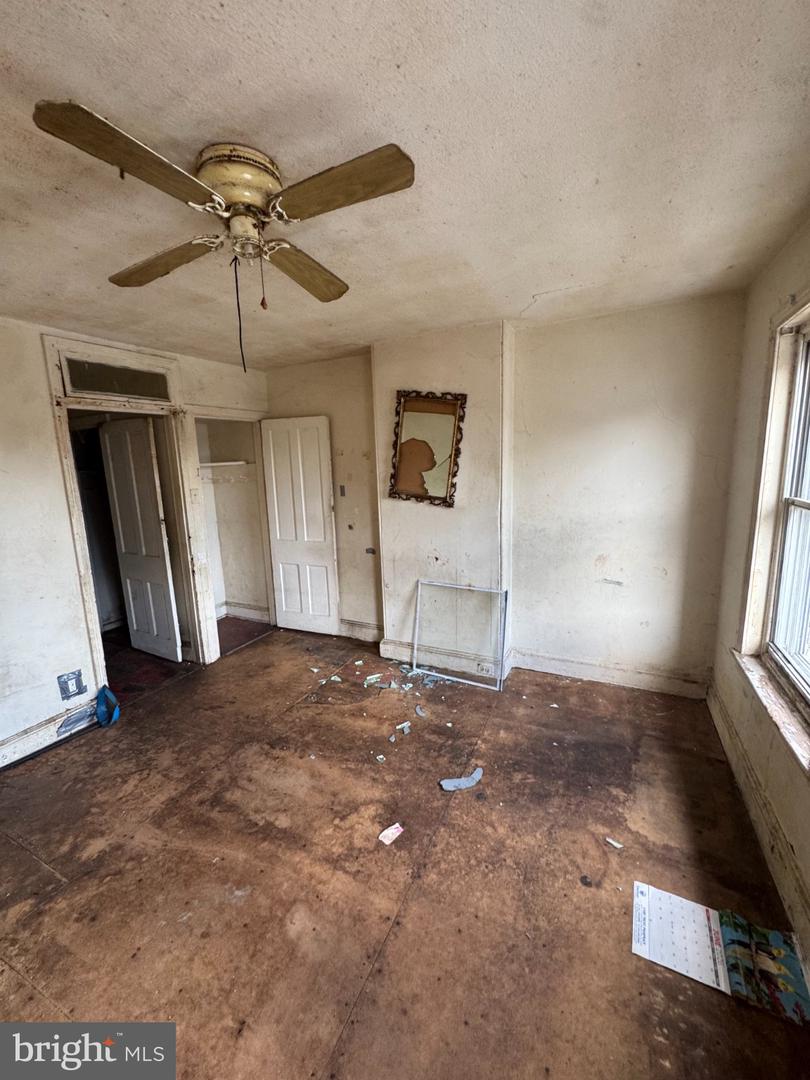 4656 Lesher St Property Photo 17