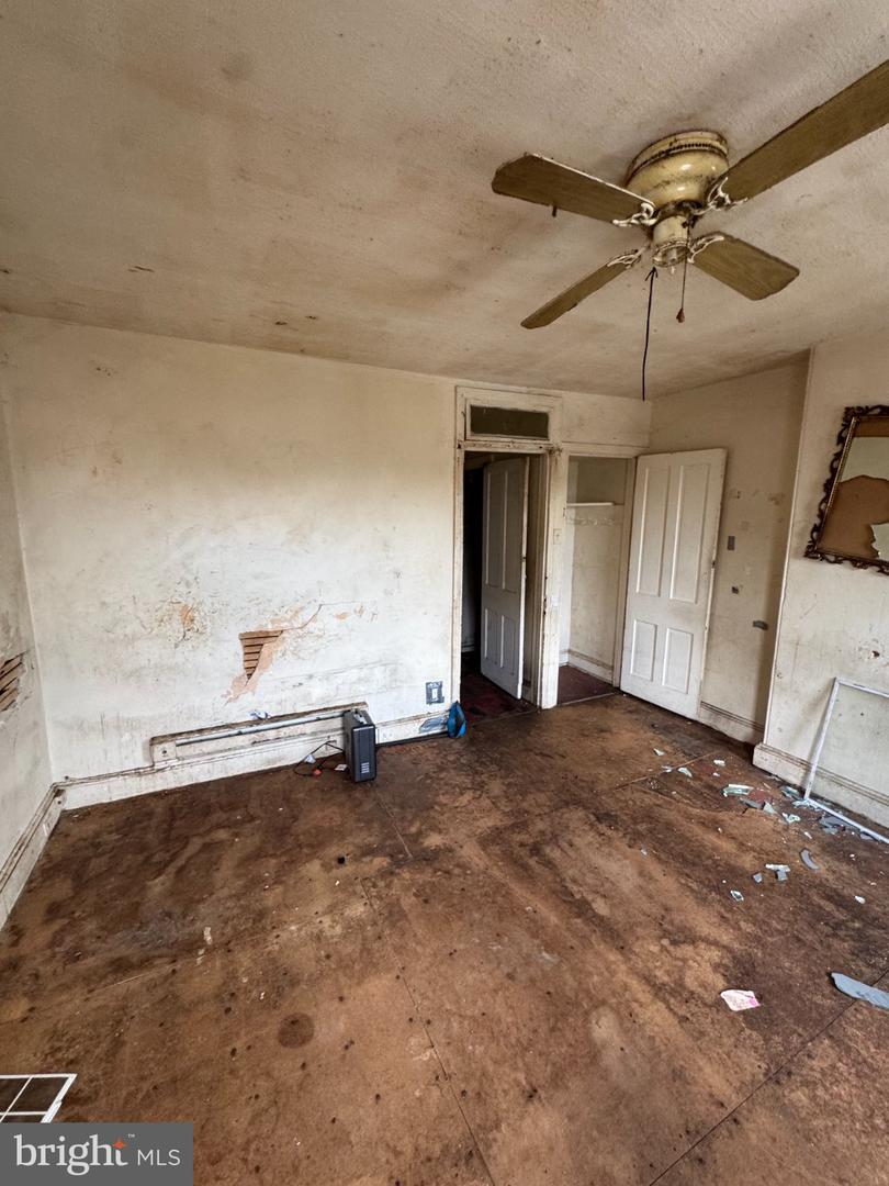 4656 Lesher St Property Photo 18