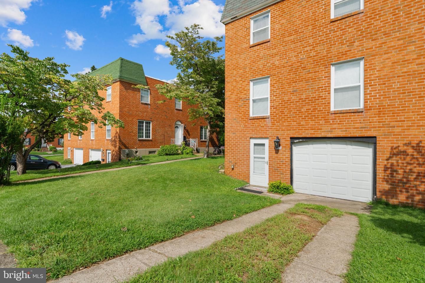 105 Rennard Ter Property Photo 4