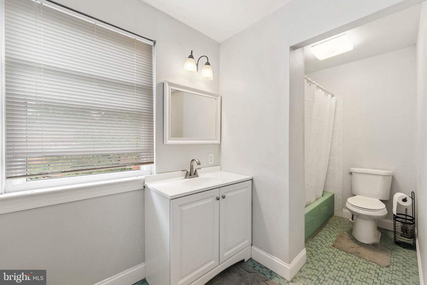 105 Rennard Ter Property Photo 28