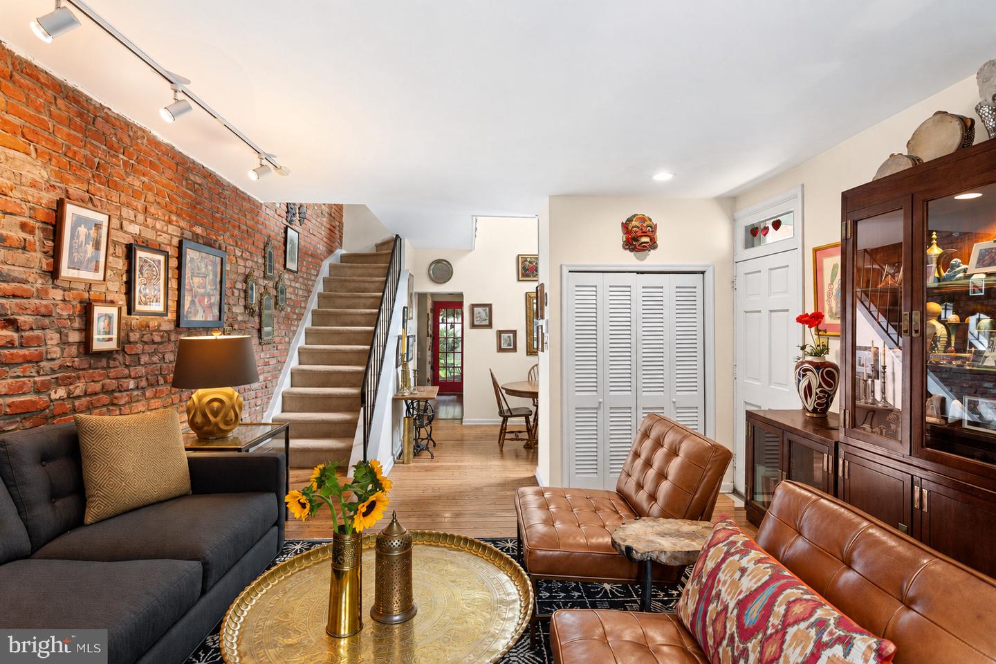 2343 Perot St Property Photo 4