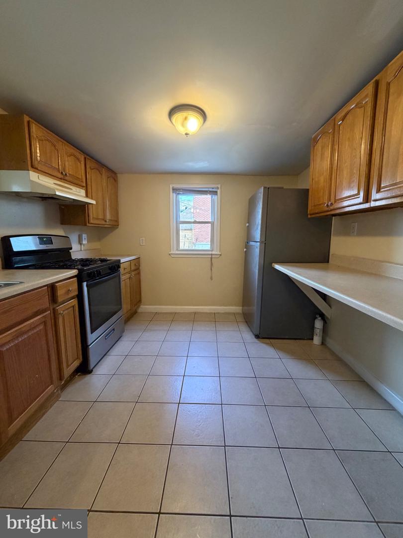 1241 E Palmer St Property Photo 5