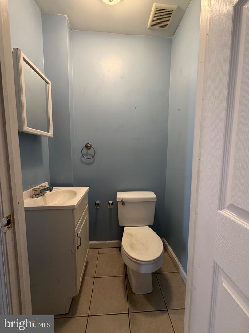 1241 E Palmer St Property Photo 8