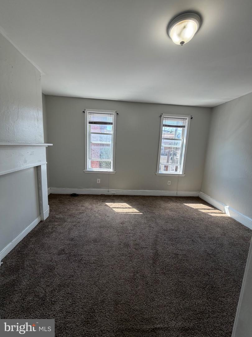 1241 E Palmer St Property Photo 18
