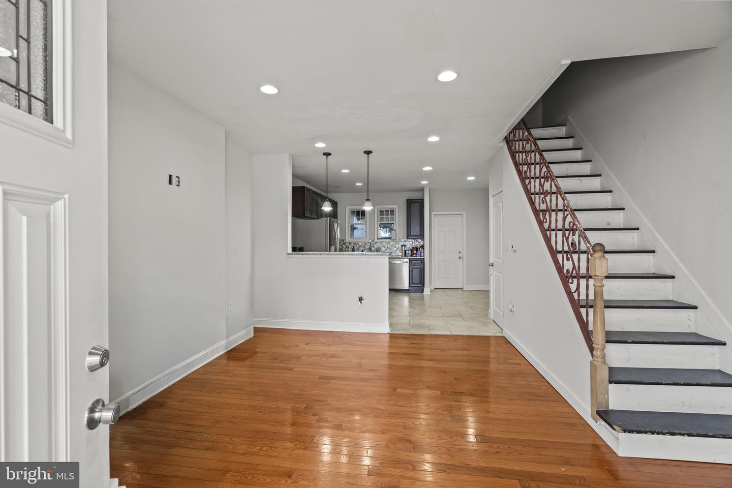 2307 Buckius St Property Photo 5