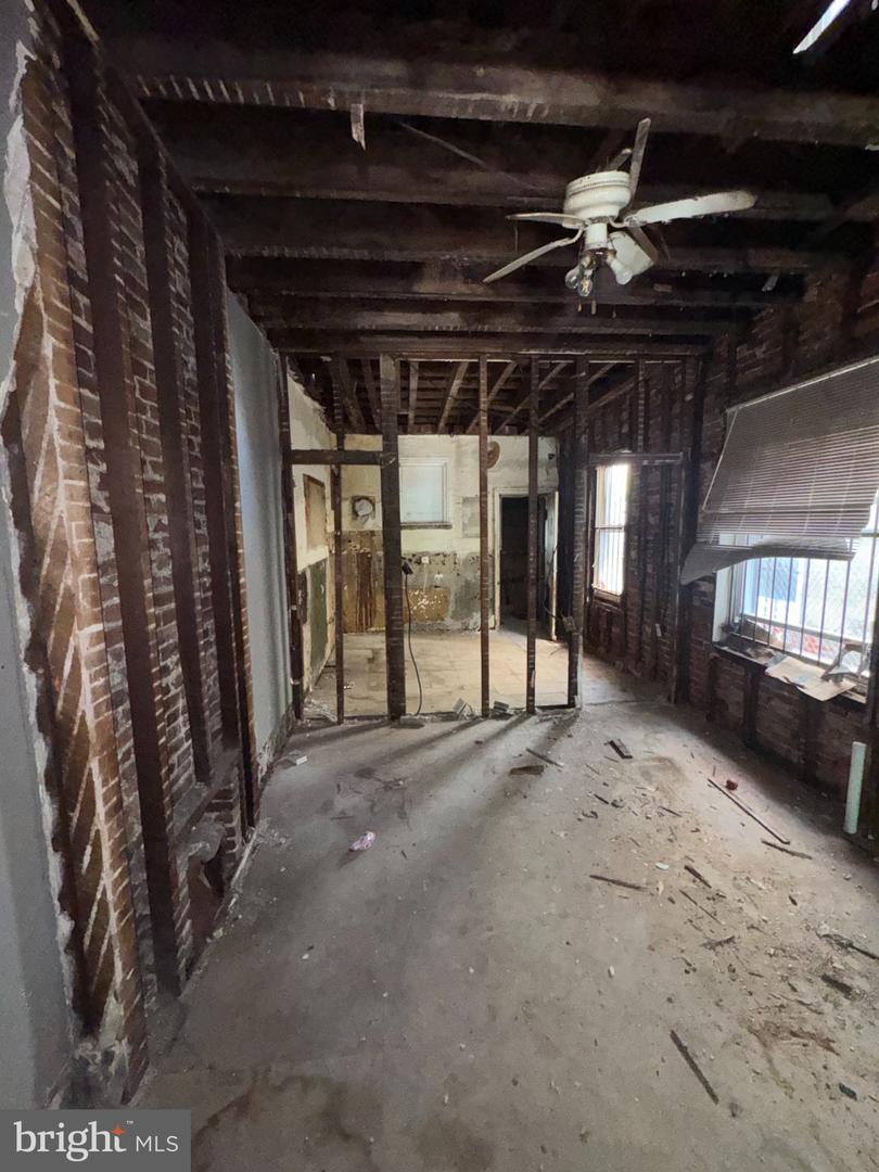 2053 W York St Property Photo 11