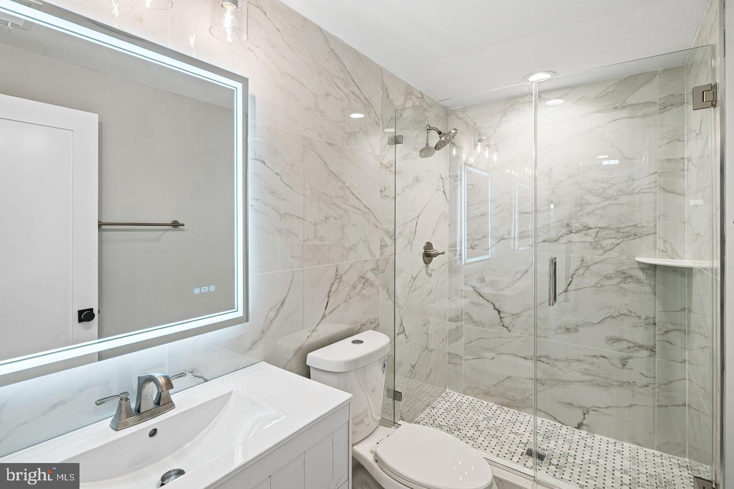 2053 E Cumberland St Property Photo 13
