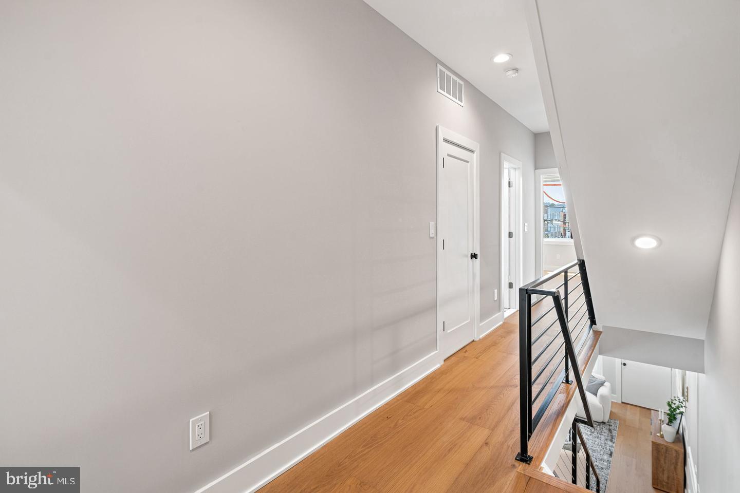 2053 E Cumberland St Property Photo 17