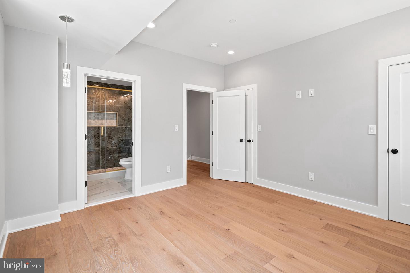 2053 E Cumberland St Property Photo 19
