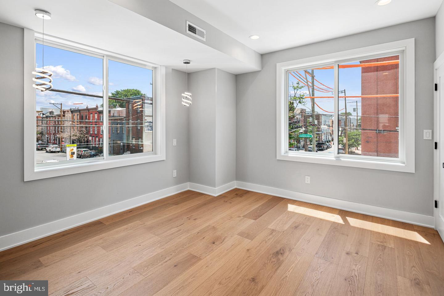 2053 E Cumberland St Property Photo 24
