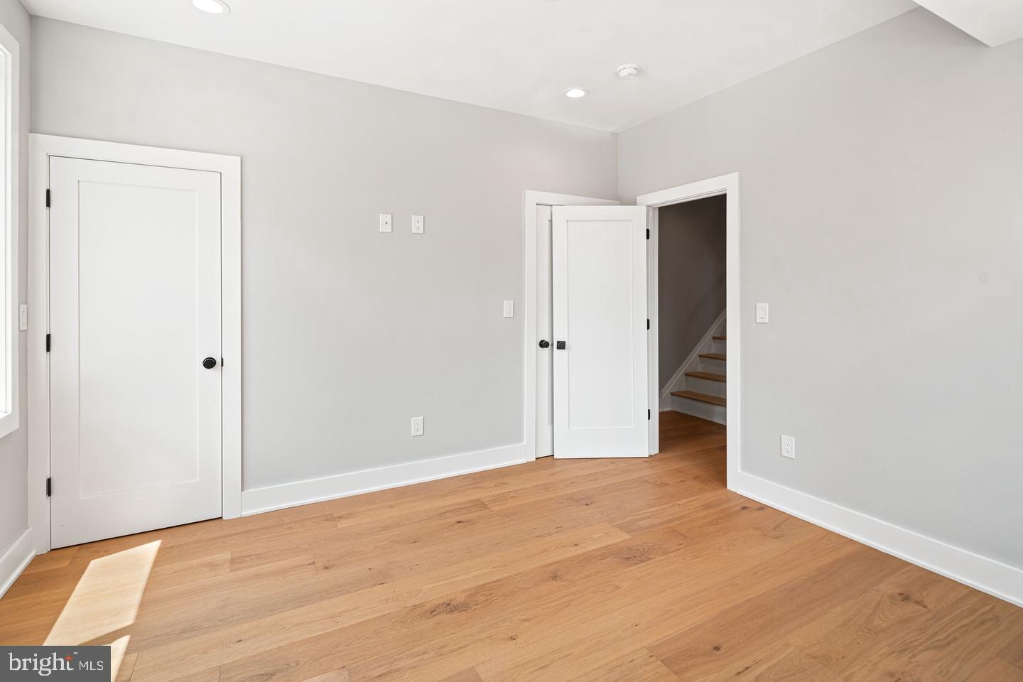 2053 E Cumberland St Property Photo 25