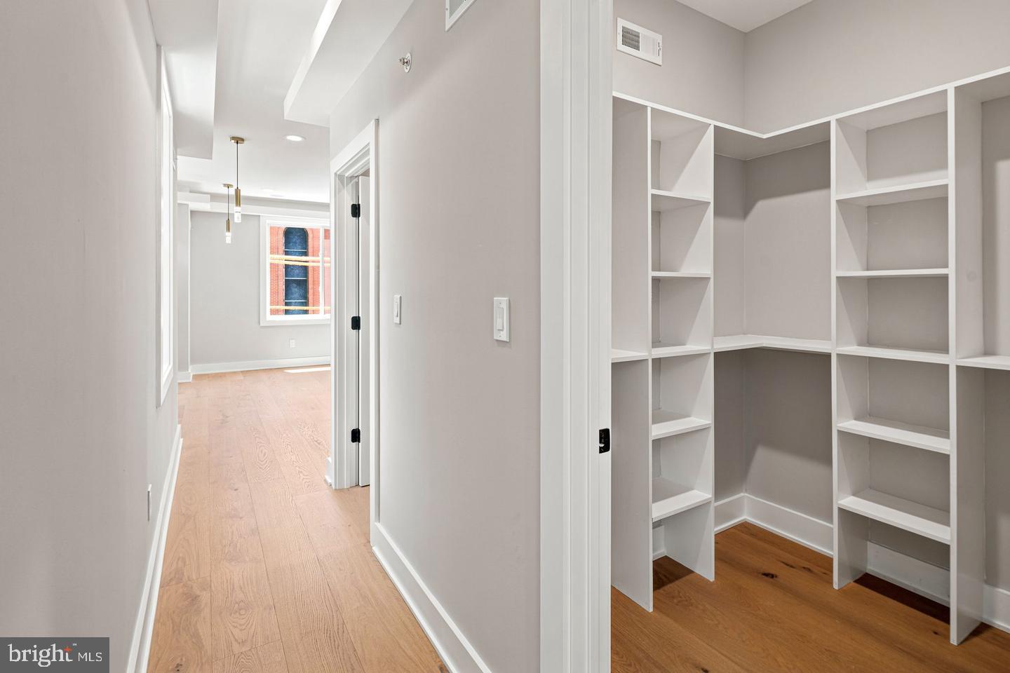 2053 E Cumberland St Property Photo 30