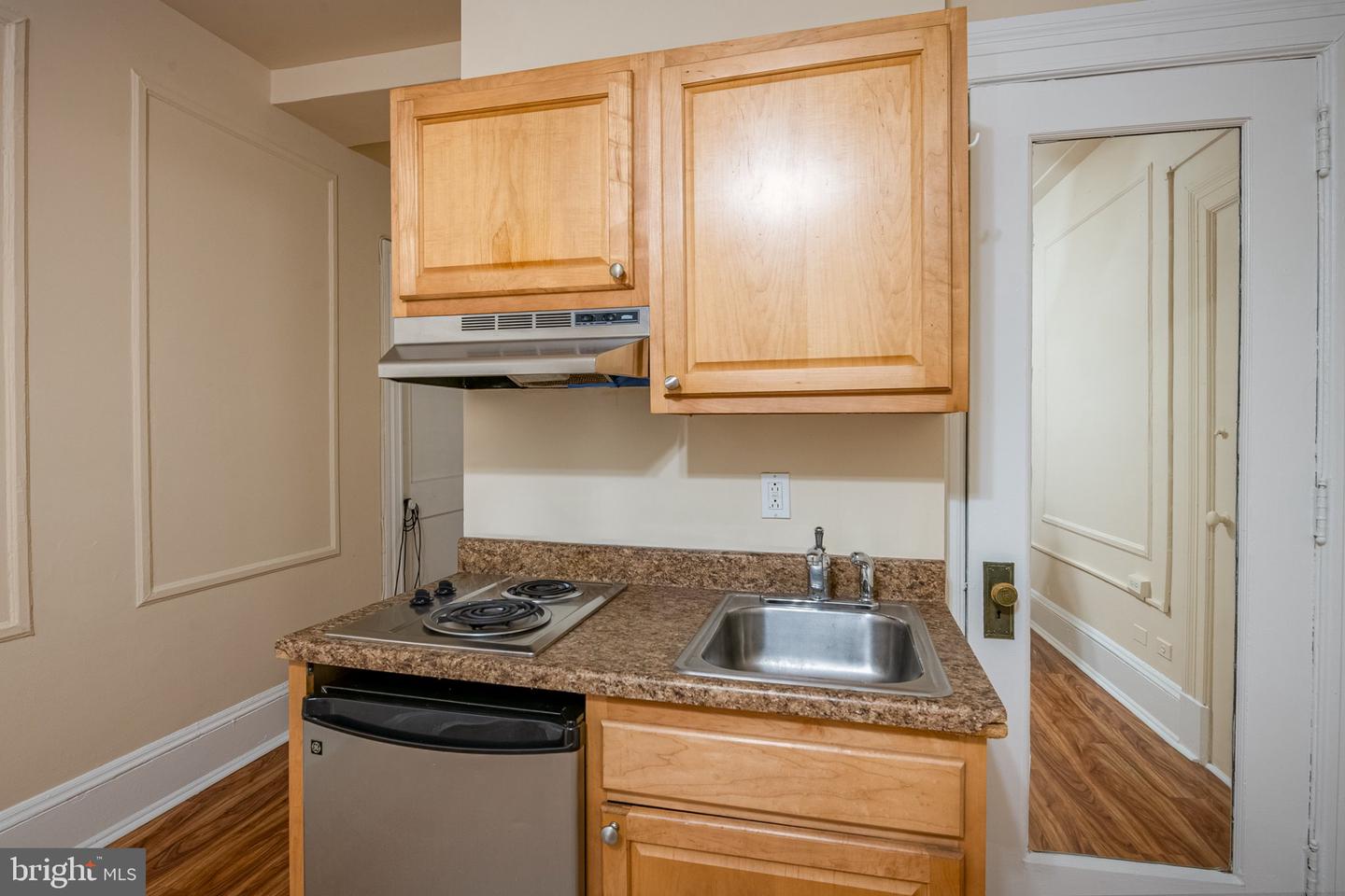 1324 Locust St #424 Property Photo 6