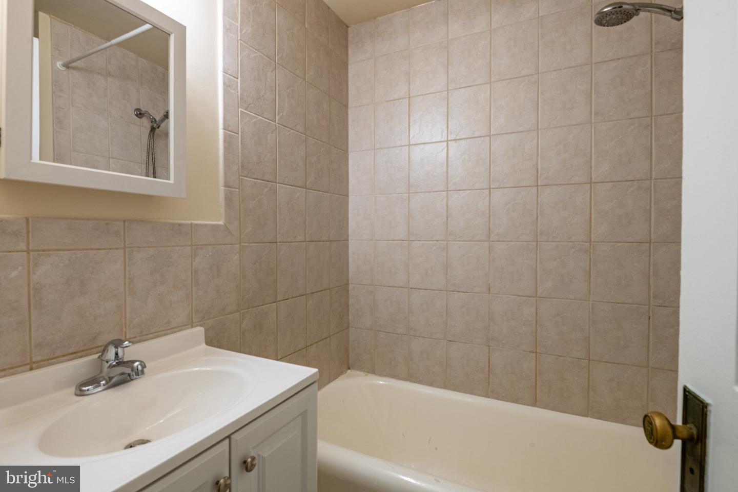 1324 Locust St #424 Property Photo 11