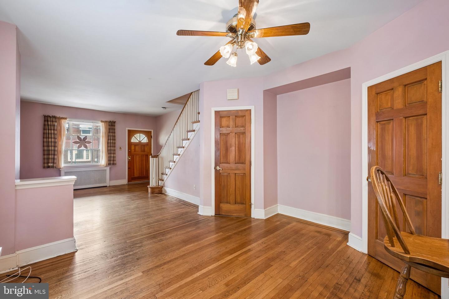 2559 E Ann St Property Photo 8