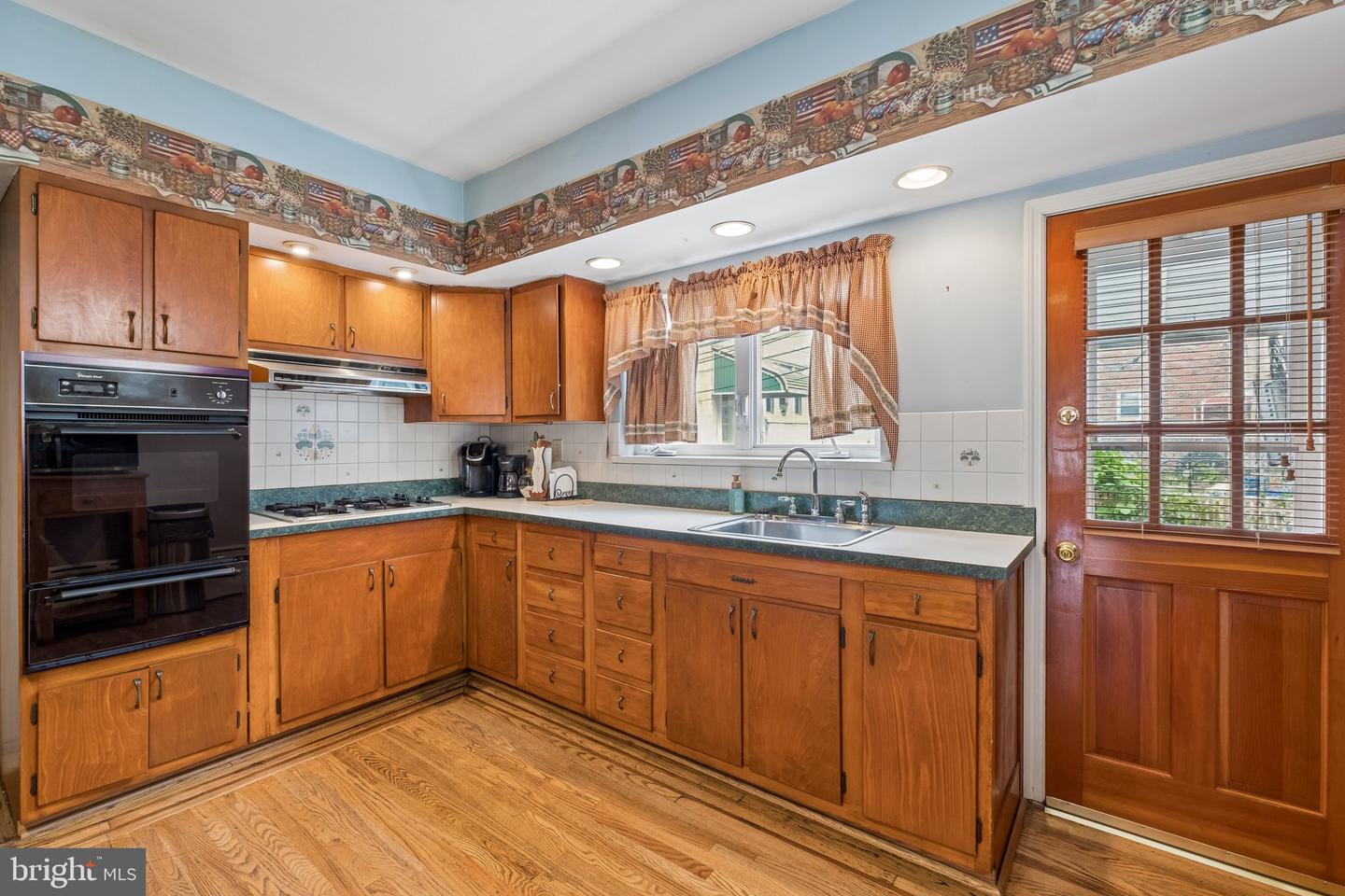 2559 E Ann St Property Photo 11
