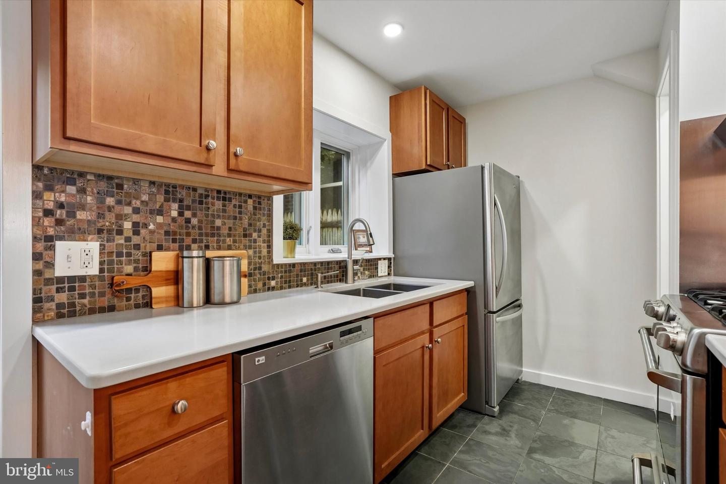 1932 Kater St Property Photo 6