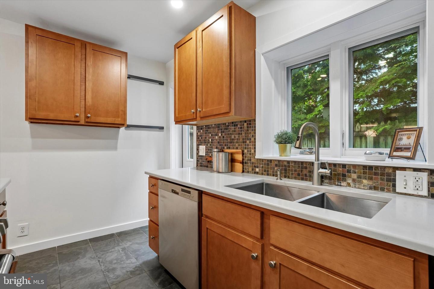 1932 Kater St Property Photo 8